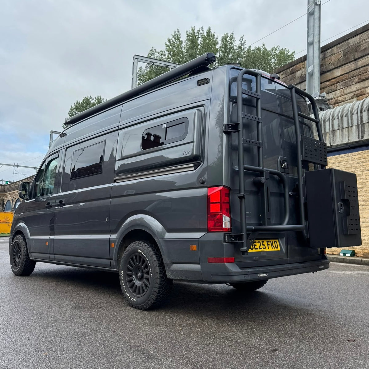 ADV Crafter/TGE MWB side pods
