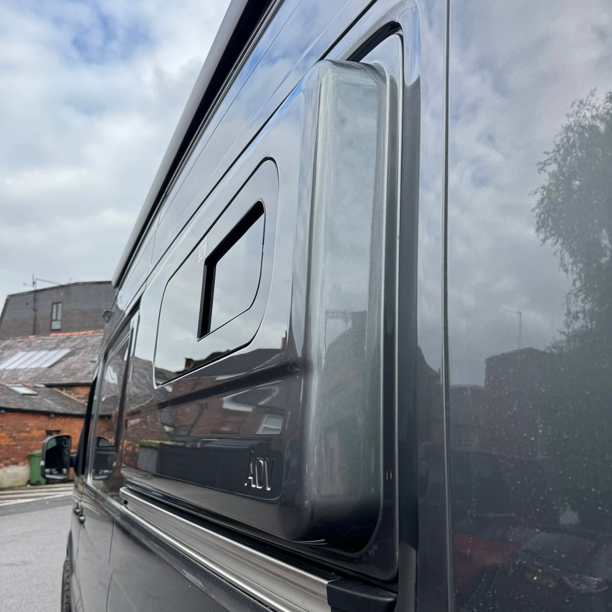 ADV Crafter/TGE MWB side pods